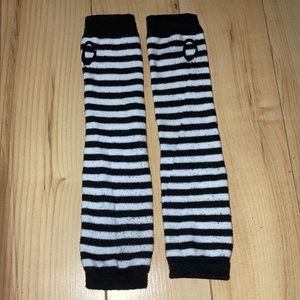 Emo Handwarmers Black and White